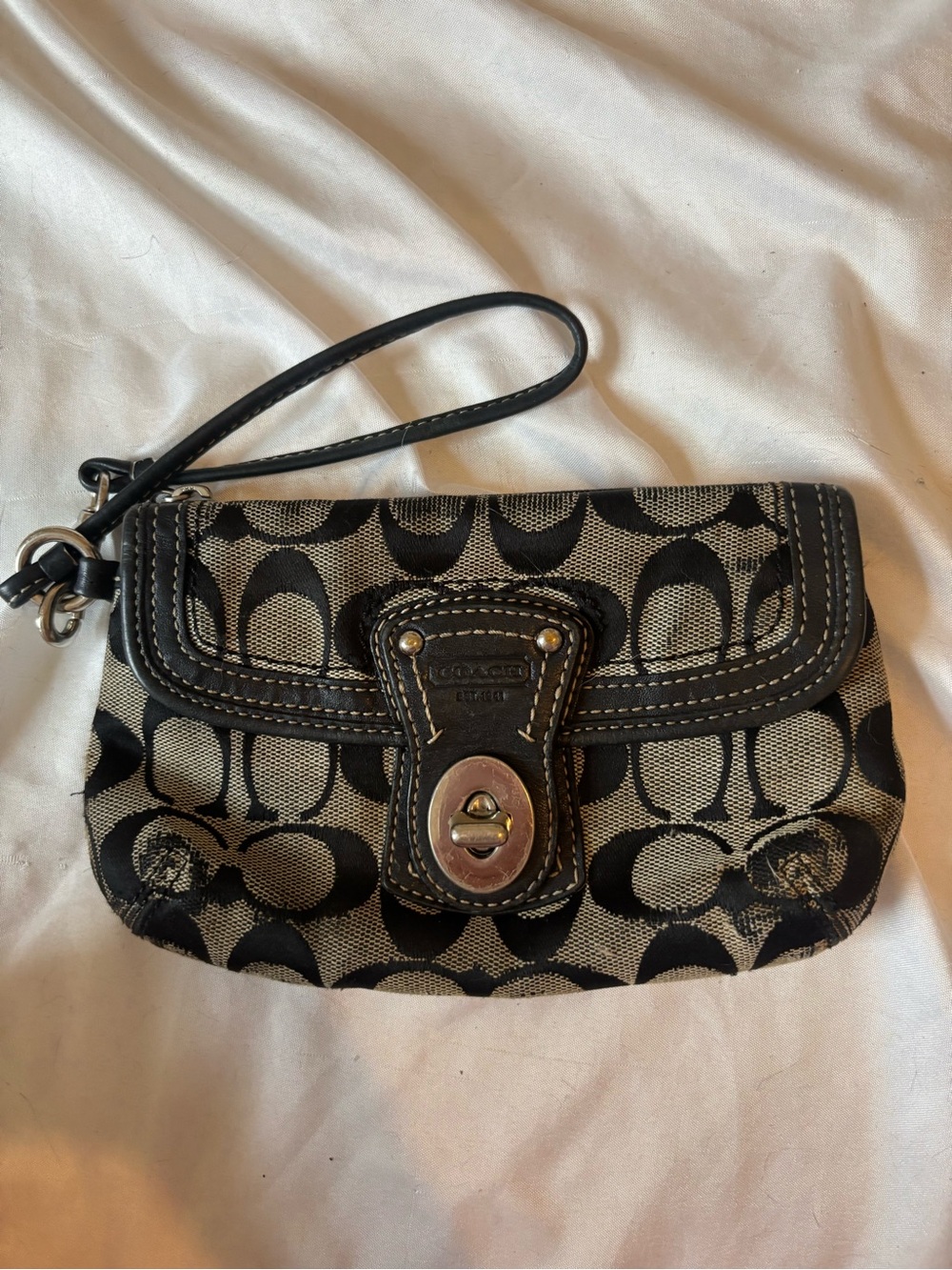 2005 Coach Black and Khaki Signature Turnlock Wristlet